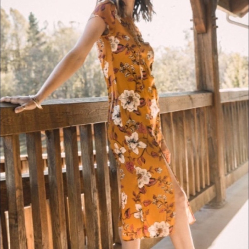 Saltwalter Luxe Skye Midi Dress - Picture 3 of 11